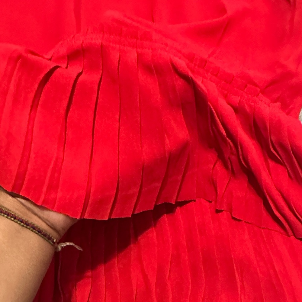 Banana Republic Red Short-Sleeve Pleated-Hem Blouse - Picture 3 of 5